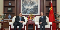  行政长官与中国驻柬埔寨特命全权大使熊波会面  - 新闻局